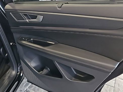 New 2026 Volkswagen Atlas Cross Sport SEL AWD/4WD image 15
