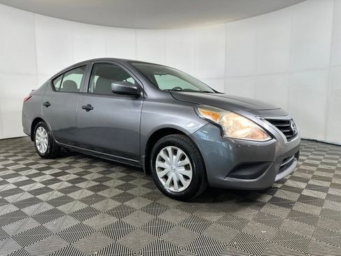Used 2017 Nissan Versa S Plus image 2
