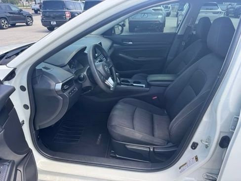 Used 2022 Nissan Altima 2.5 S FWD image 6