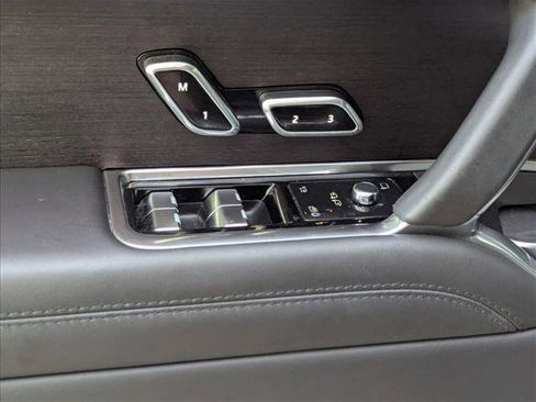 Used 2025 Land Rover Range Rover SE AWD/4WD image 7