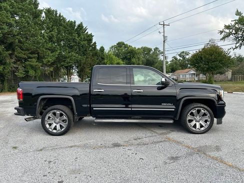 Used 2017 GMC Sierra 1500 Denali w/ Denali Ultimate Package AWD/4WD image 4