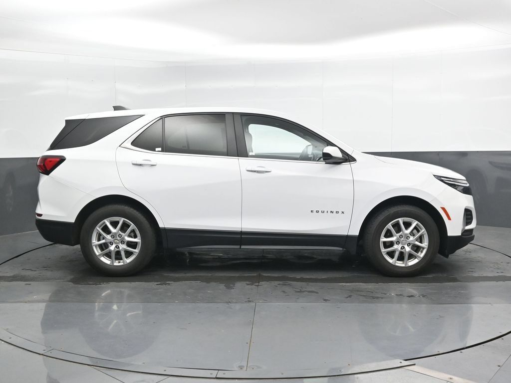 Used 2024 Chevrolet Equinox LT AWD/4WD image 4