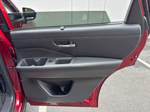 Used 2023 Nissan Pathfinder SL FWD image 43
