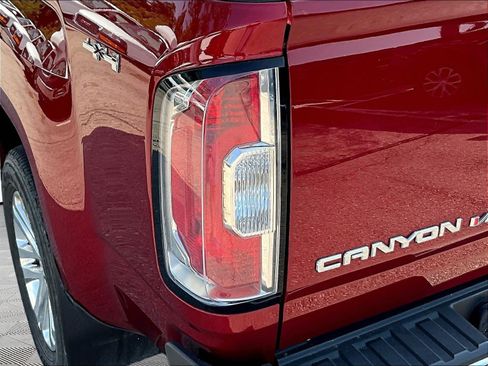 Used 2020 GMC Canyon SLT w/ Driver Alert Package AWD/4WD image 24