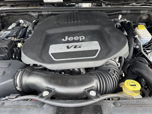 Used 2017 Jeep Wrangler Sport AWD/4WD image 33
