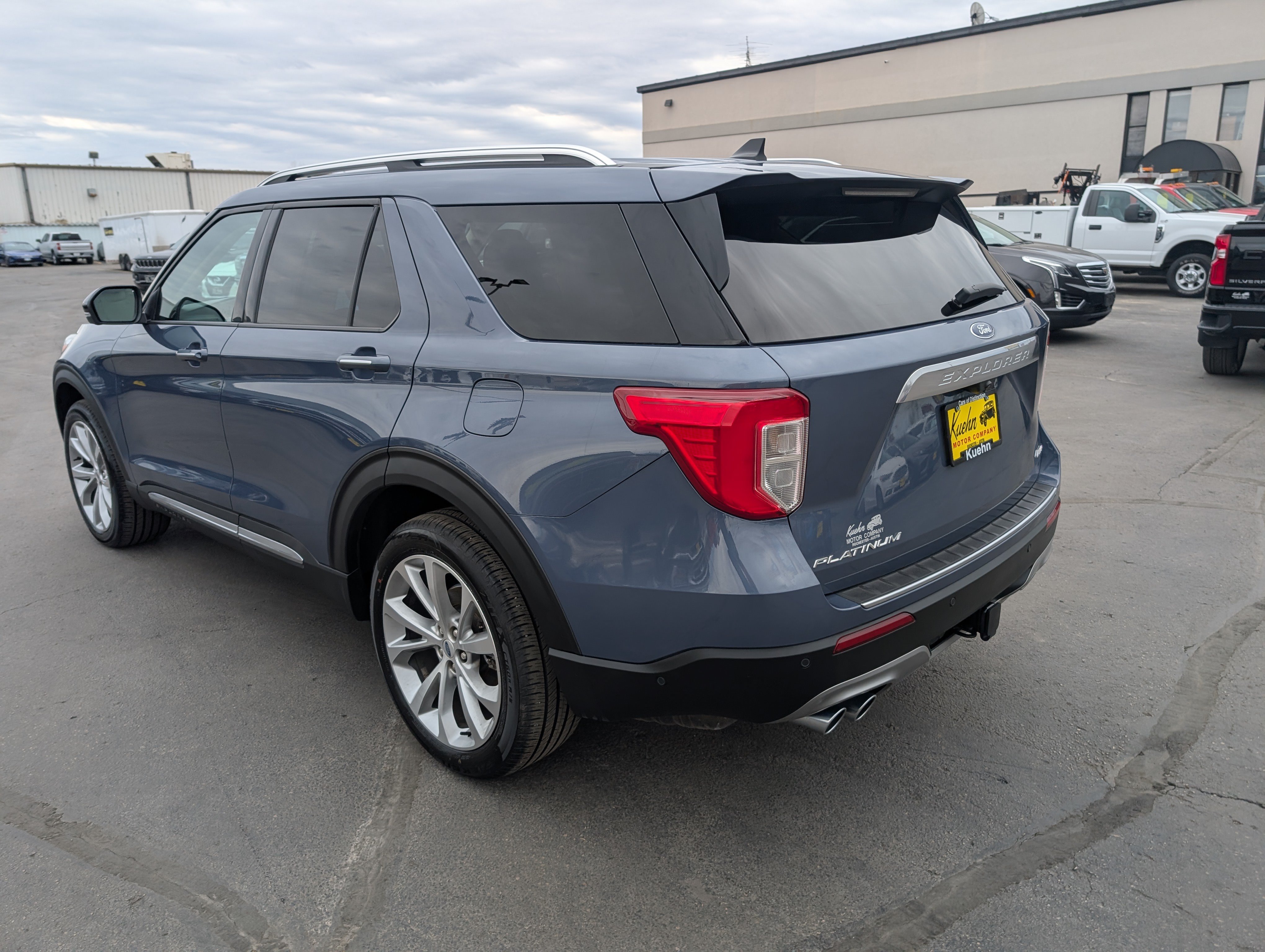 Used 2021 Ford Explorer Platinum w/ Equipment Group 601A AWD/4WD image 6