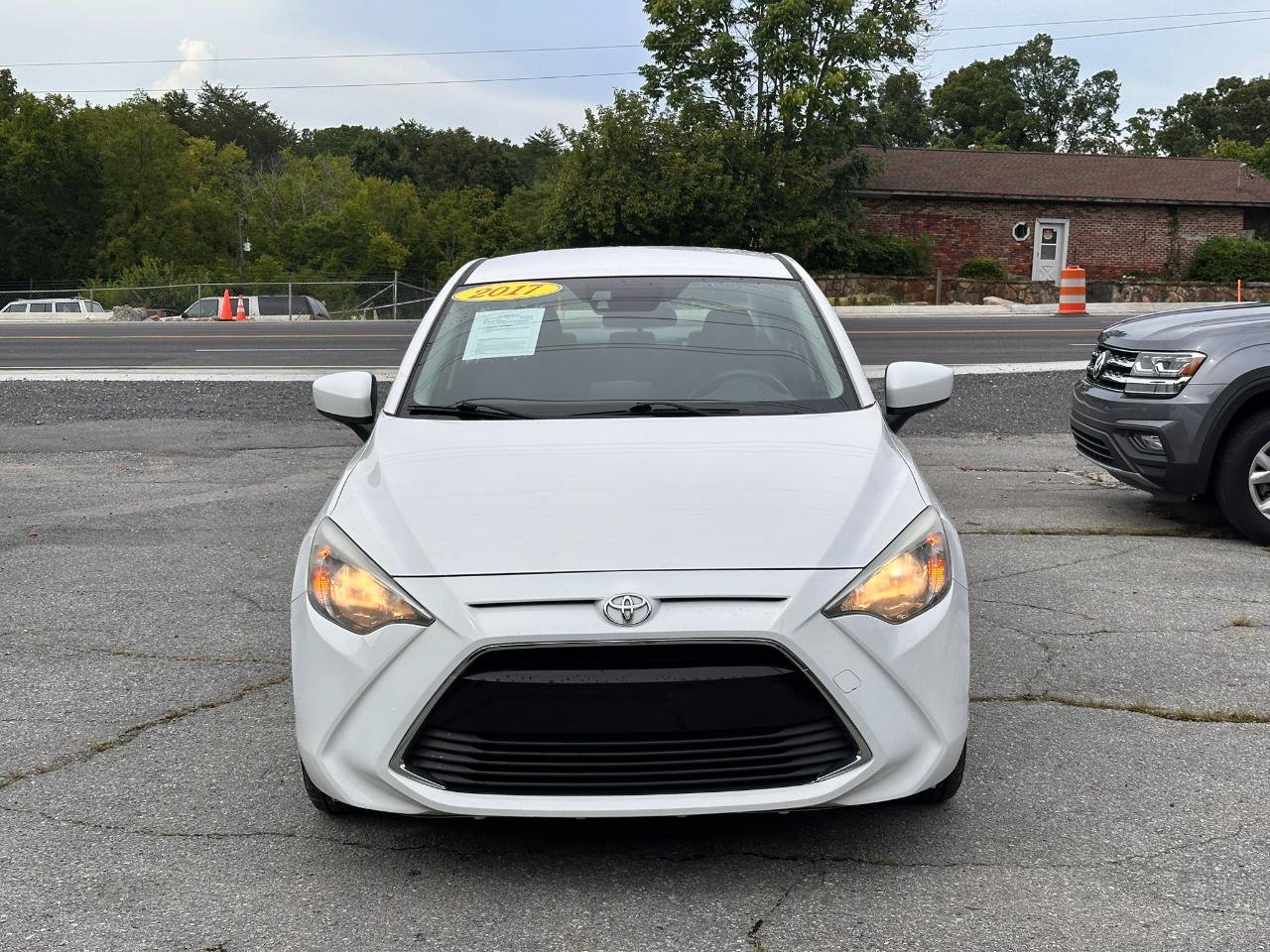 Used 2017 Toyota Yaris iA FWD image 2