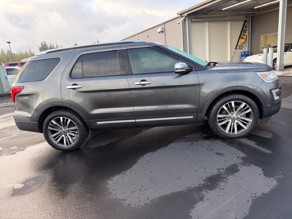 Used 2017 Ford Explorer Platinum AWD/4WD image 5