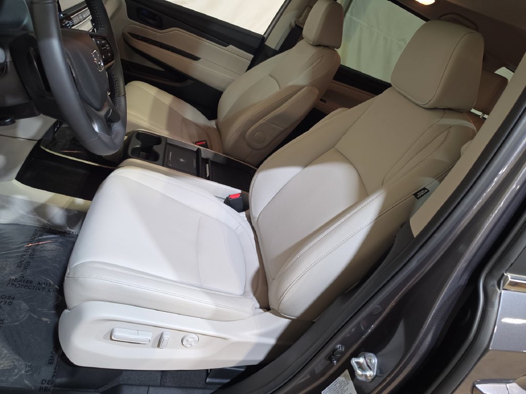 Certified 2026 Honda Odyssey EX-L image 13