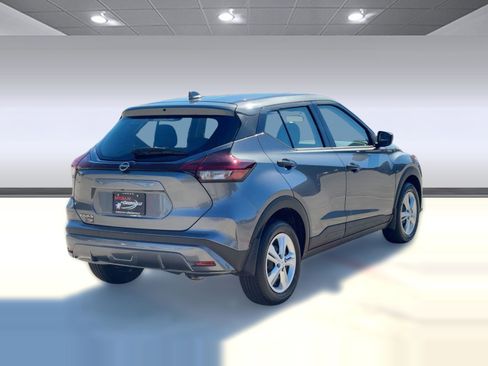 New 2025 Nissan Kicks S image 9