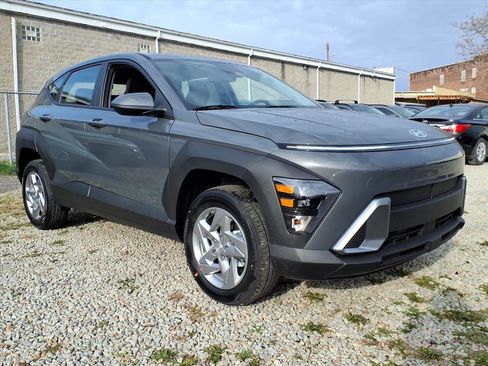 New 2026 Hyundai Kona SE image 2