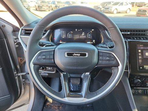 Used 2023 Jeep Grand Cherokee L Laredo w/ Luxury Tech Group I image 18