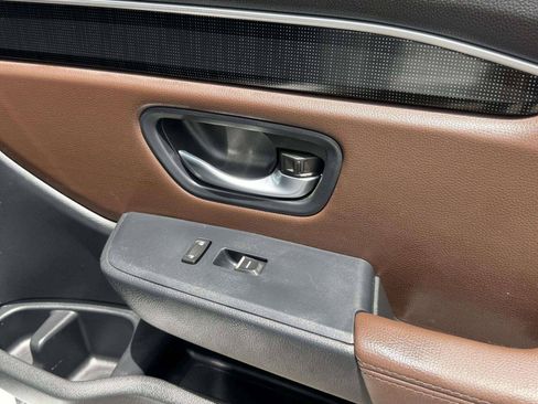 Used 2025 Honda Pilot Elite image 62