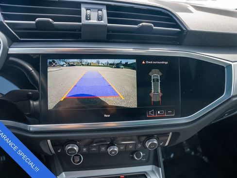 Used 2024 Audi Q3 2.0T Premium image 28