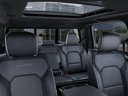 New 2025 RAM 1500 Laramie w/ Sport Appearance Package AWD/4WD image 28
