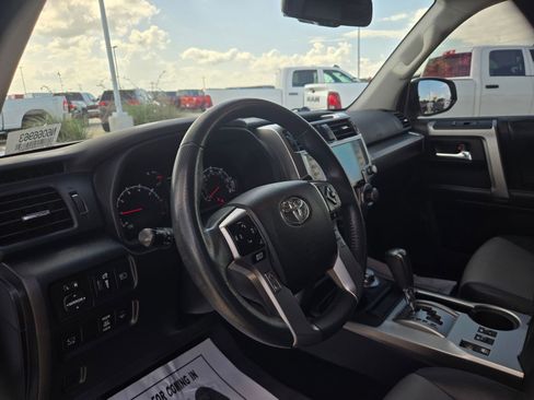 Used 2022 Toyota 4Runner SR5 Premium w/ Moonroof Package AWD/4WD image 11