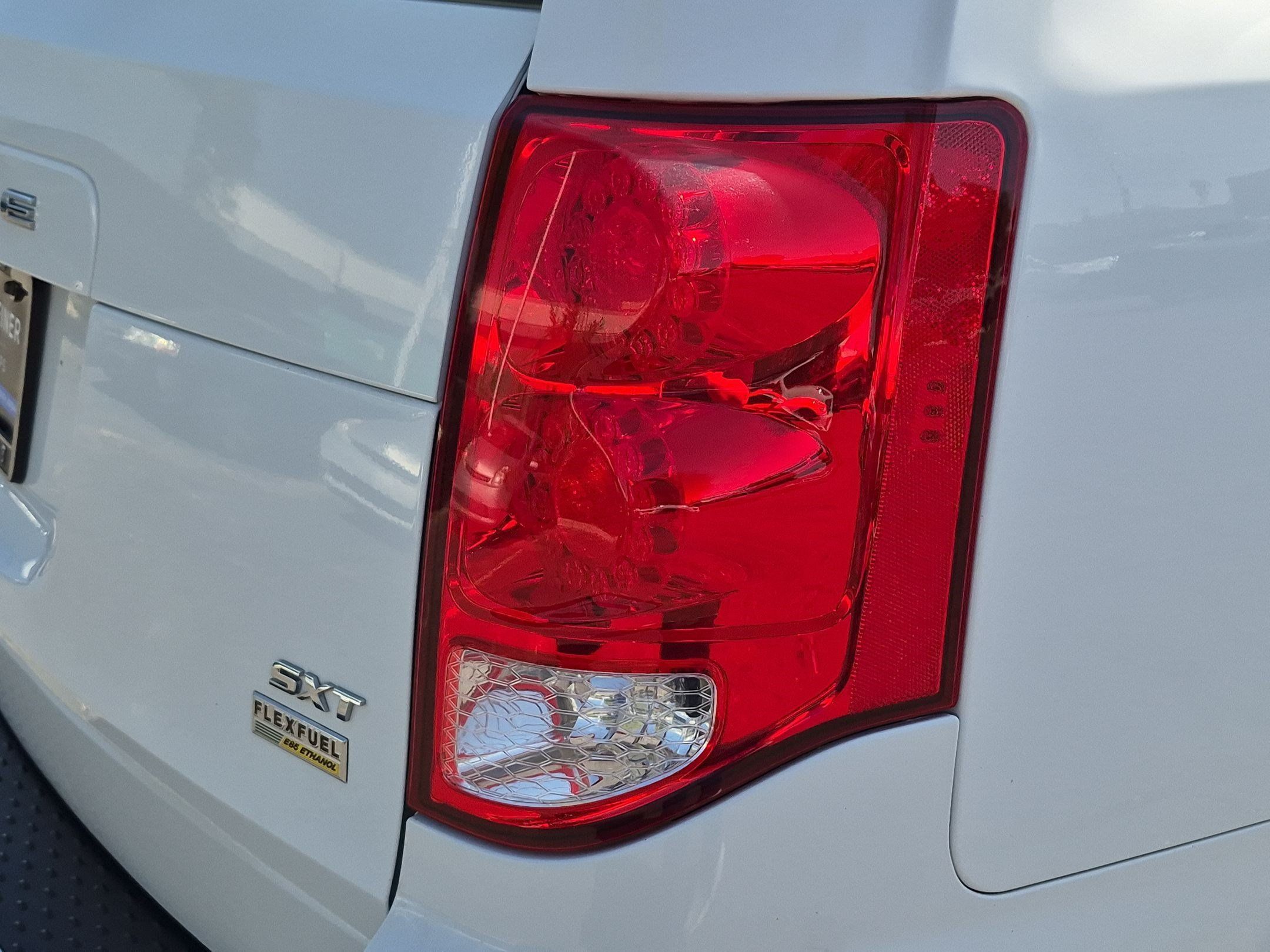 Used 2019 Dodge Grand Caravan SXT FWD image 13
