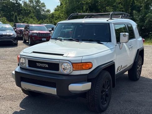 Used 2014 Toyota FJ Cruiser 4WD w/ Convenience Package image 4