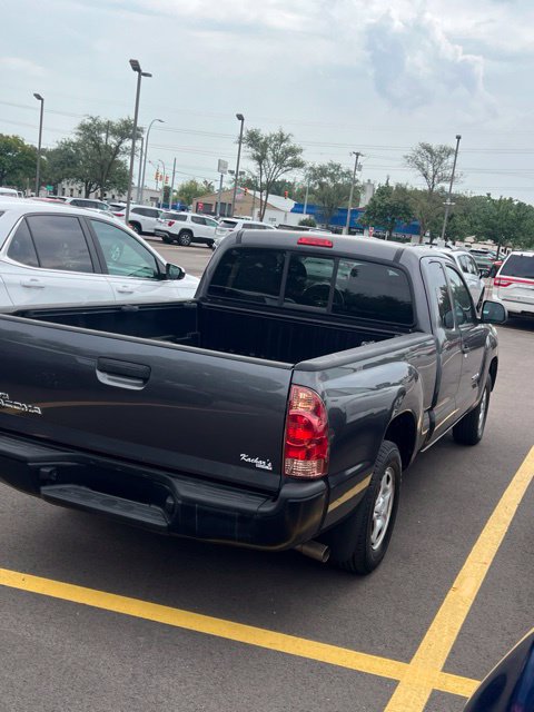 Used 2015 Toyota Tacoma 2WD Access Cab w/ Convenience Package image 3