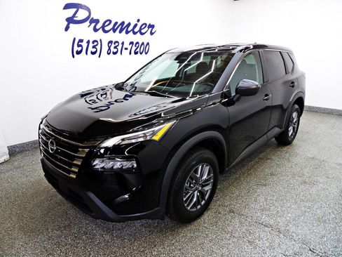 Used 2024 Nissan Rogue S AWD/4WD image 1