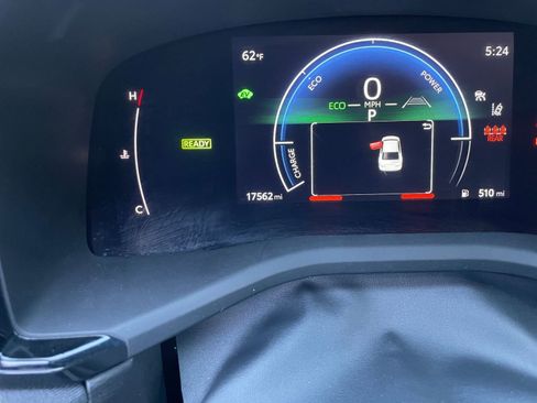 Used 2025 Toyota Camry LE image 34