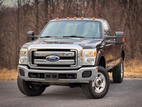 Used 2011 Ford F250 XLT w/ XLT Interior Pkg image 3