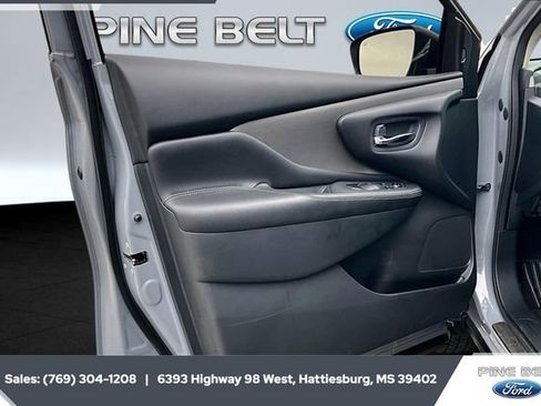 Used 2024 Nissan Murano SV w/ SV Midnight Edition Package image 17