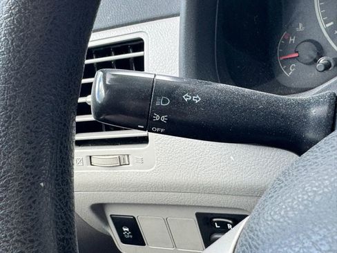 Used 2012 Toyota Corolla LE FWD image 29