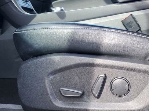 Used 2024 Ford Edge SEL image 13