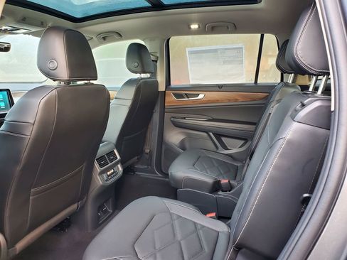 New 2026 Volkswagen Atlas SE image 5