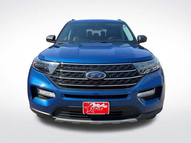 Used 2022 Ford Explorer XLT w/ Equipment Group 202A AWD/4WD image 2