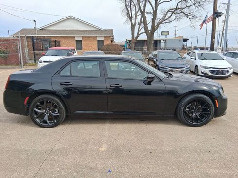 Used 2022 Chrysler 300 S image 3
