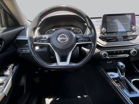 Used 2024 Nissan Altima 2.5 SR FWD image 6