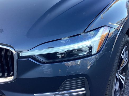 Certified 2022 Volvo XC60 B5 Momentum w/ Climate Package image 6