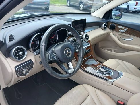 Used 2018 Mercedes-Benz GLC 300 w/ Premium Package image 7