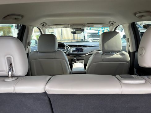 Used 2023 Cadillac XT4 Premium Luxury image 16
