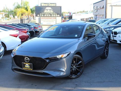 Used 2022 MAZDA MAZDA3 s FWD image 2