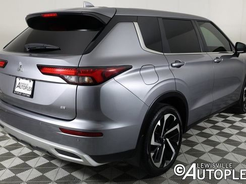 Used 2024 Mitsubishi Outlander SE image 5