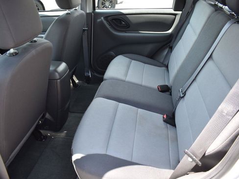 Used 2006 Ford Escape XLS FWD image 17