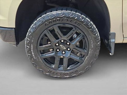 Used 2022 Chevrolet Silverado 1500 LT Trail Boss w/ LT Trail Boss Premium Package AWD/4WD image 24