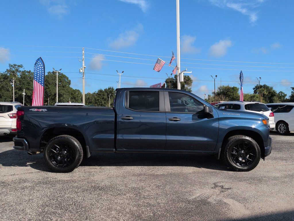 Used 2020 Chevrolet Silverado 1500 Custom w/ Custom Value Package AWD/4WD image 3