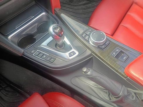Used 2015 BMW M4 Convertible RWD image 34