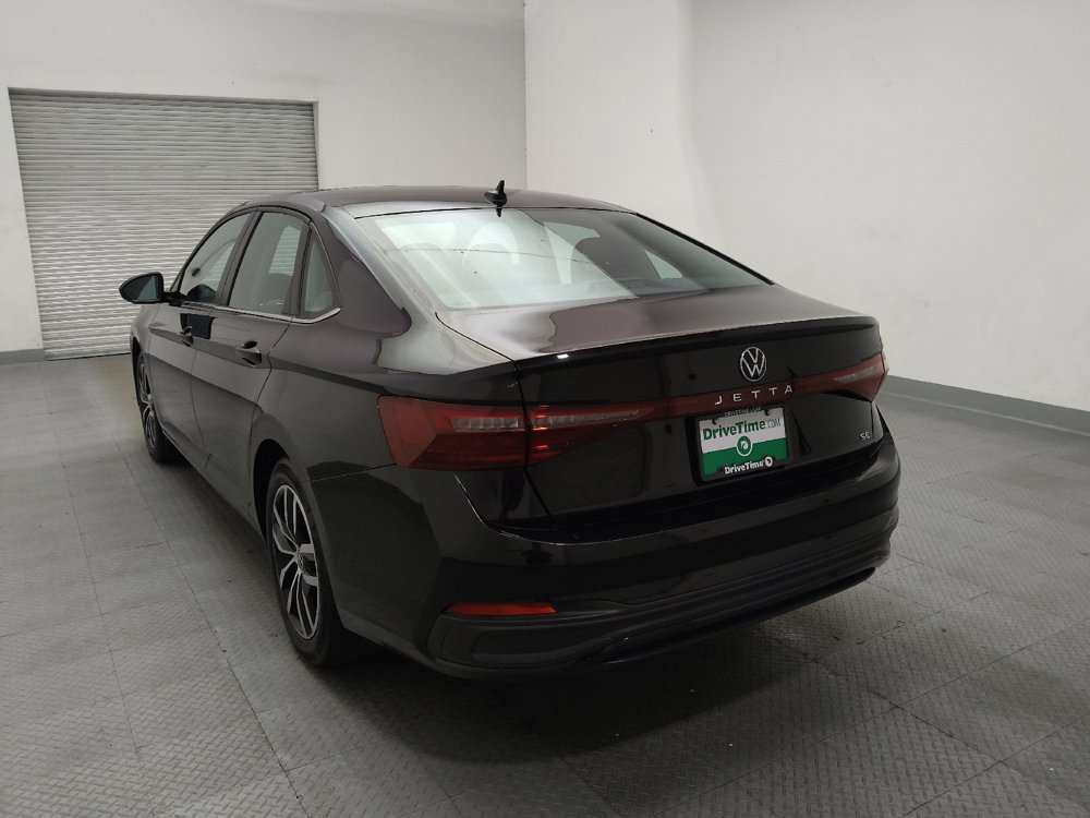 Used 2025 Volkswagen Jetta SE FWD image 6
