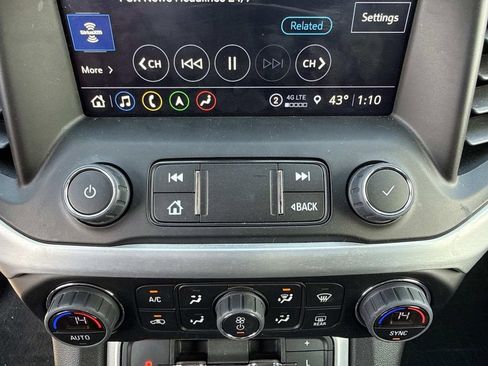 Used 2023 GMC Acadia SLT w/ Preferred Package image 20