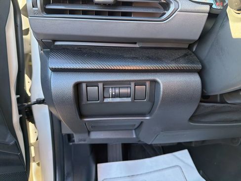 Used 2024 Subaru Crosstrek 2.0i Premium image 22