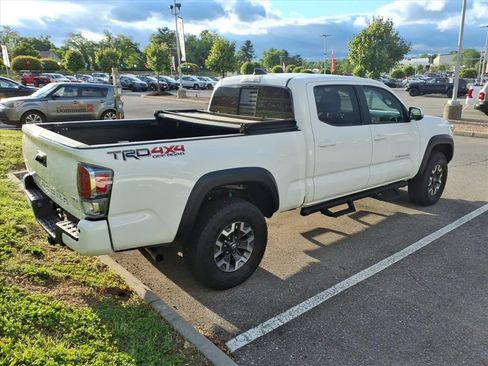 Certified 2023 Toyota Tacoma TRD Off-Road w/ Technology Package AWD/4WD image 2