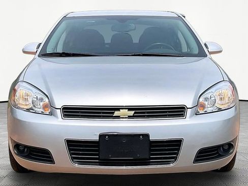 Used 2011 Chevrolet Impala LT FWD image 2