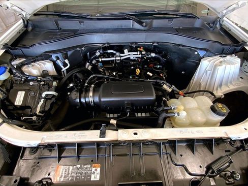 Used 2022 Ford Explorer XLT image 9