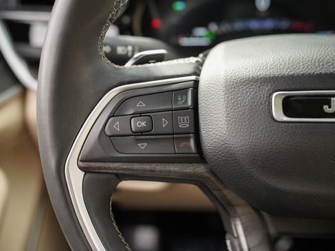 Used 2023 Jeep Grand Cherokee 4WD 4xe w/ Luxury Tech Group II image 29