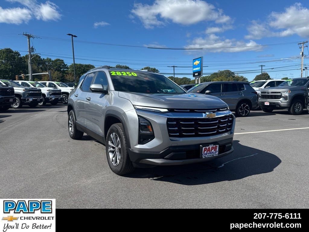 Used 2025 Chevrolet Equinox LT w/ Convenience Package II AWD/4WD image 1